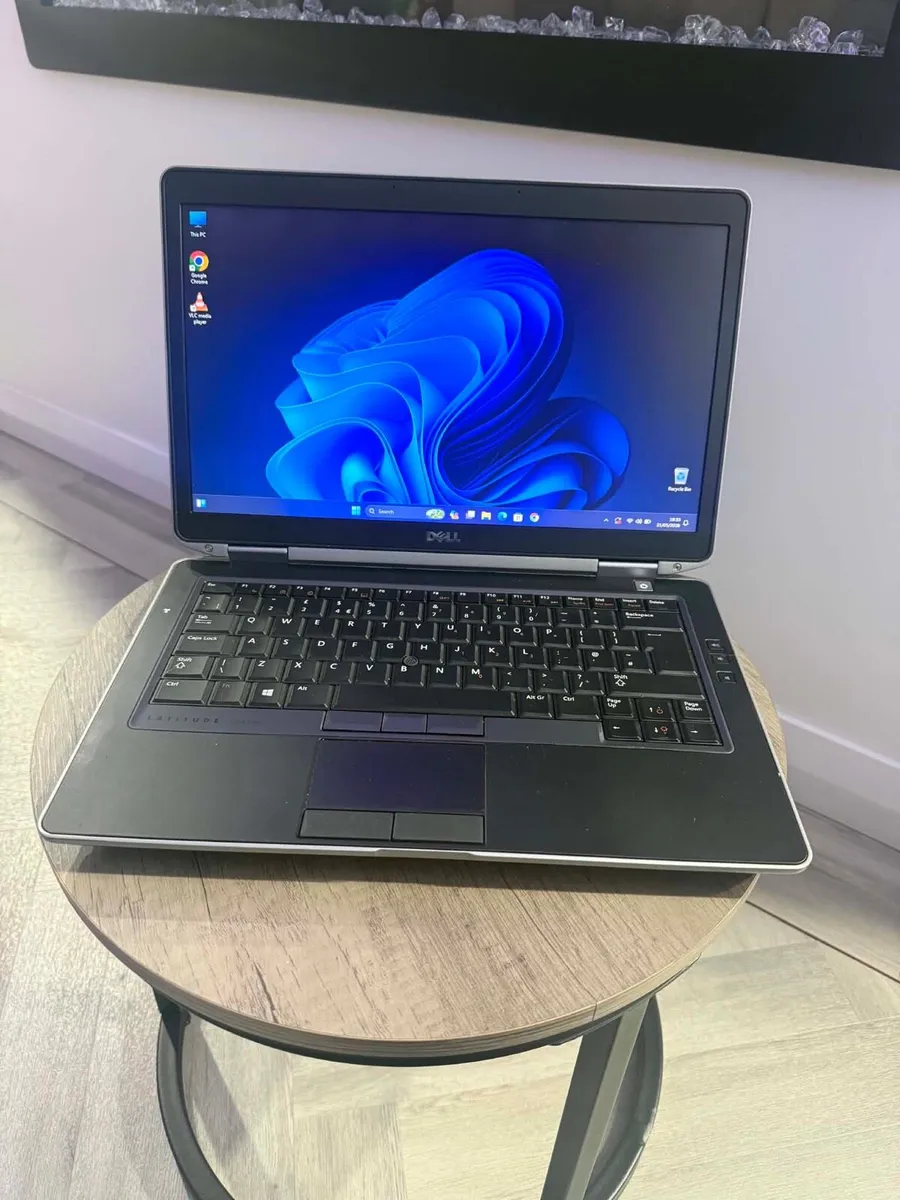 Laptop - Image 1