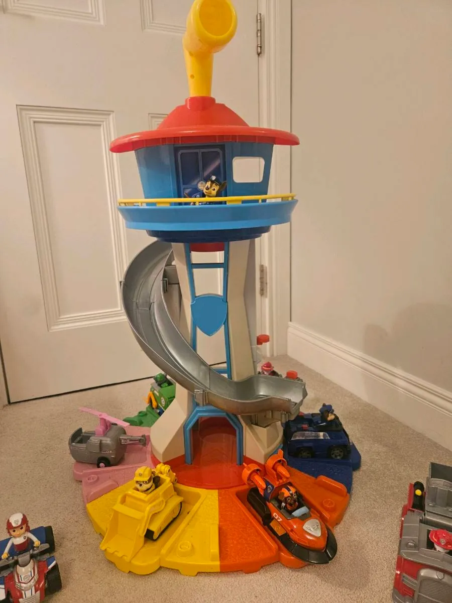 Paw Patrol Lookout Tower & Vehicles - Image 1