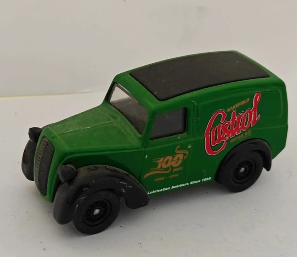 VINTAGE OIL TRUCK DIECAST MODEL