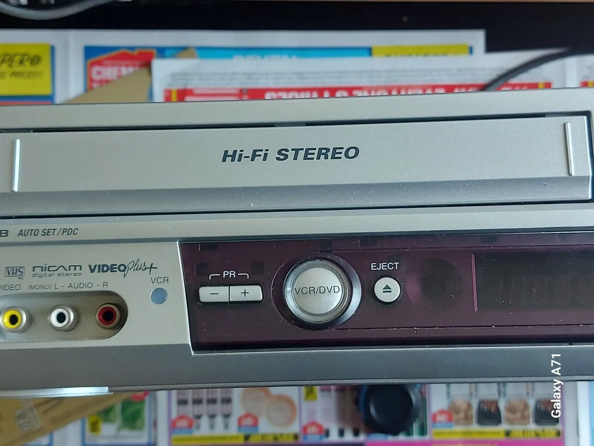 JVC DVD Player-Video Cassette Recorder, Model HR-X - Image 3