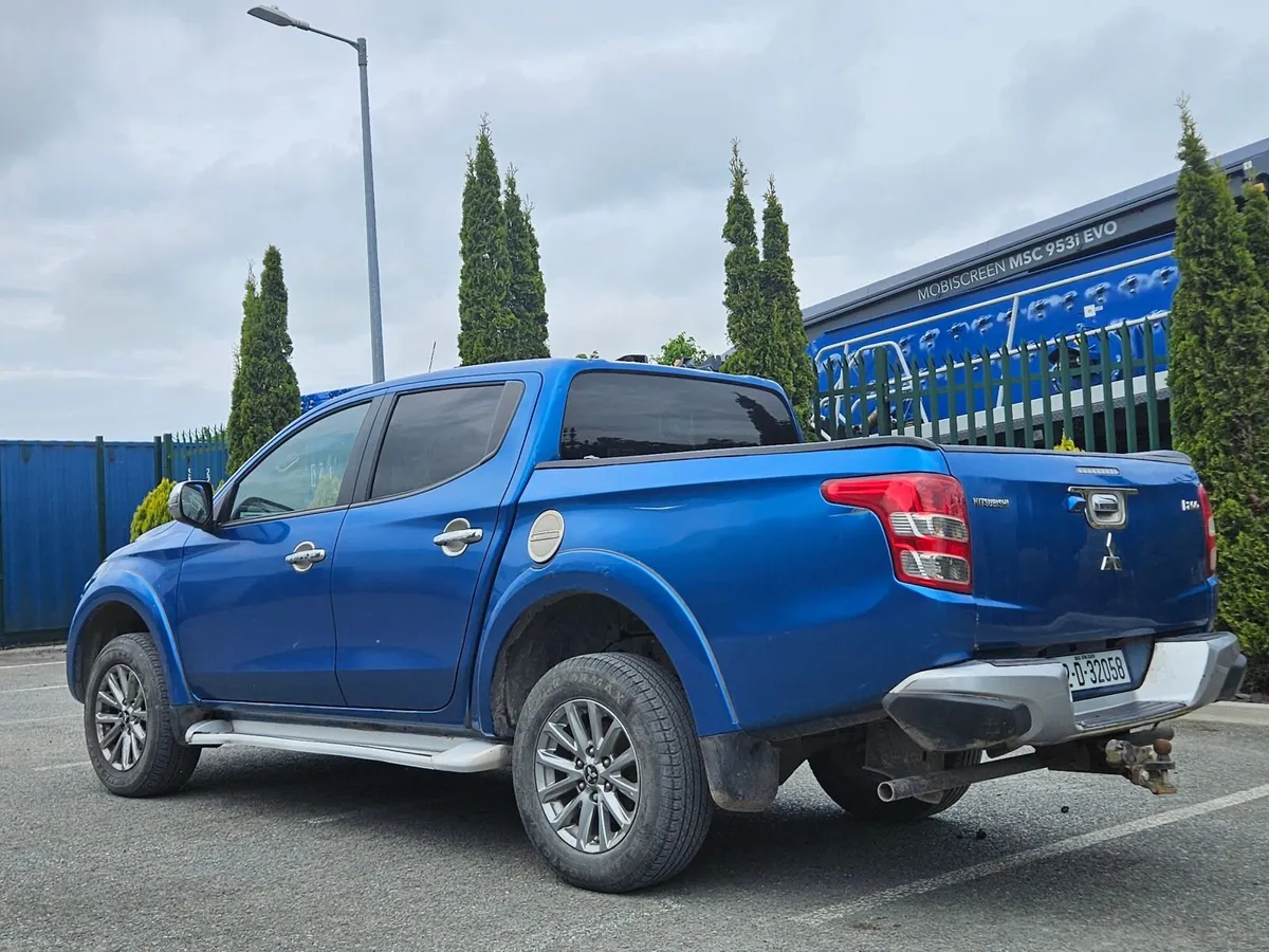 2018/182 Mitsubishi L200 2.4 Di-D Barbarian - Image 3