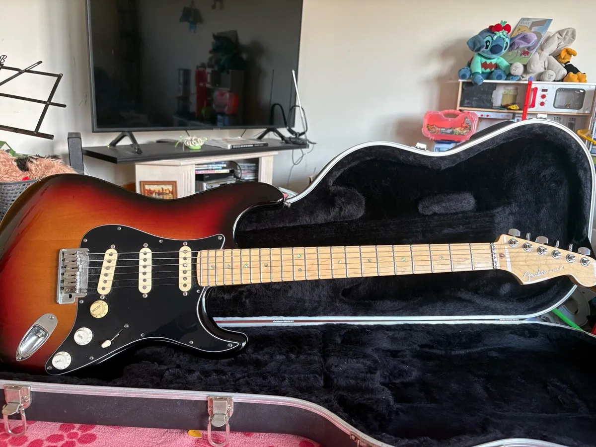 Fender Stratocaster Deluxe American - Image 1