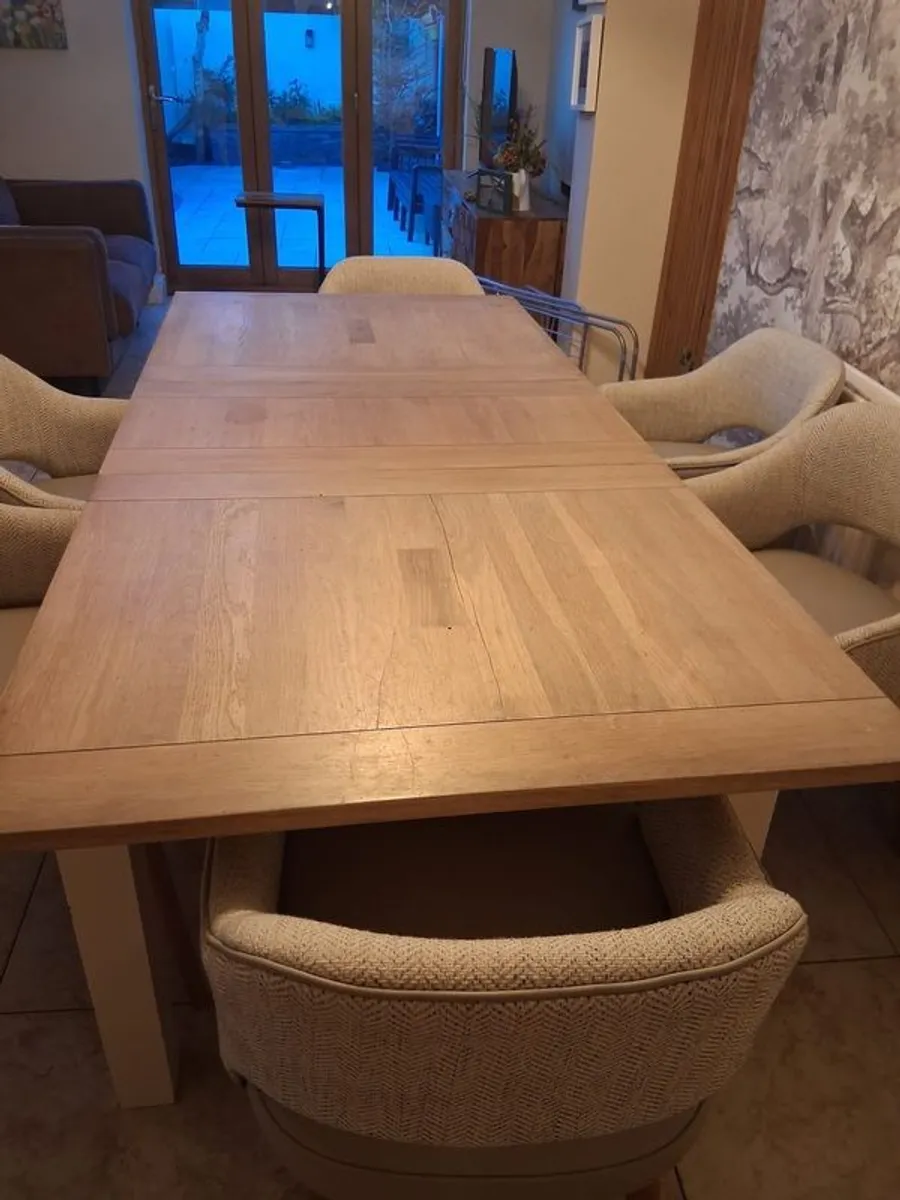 Extendable Solid oak table - Image 2