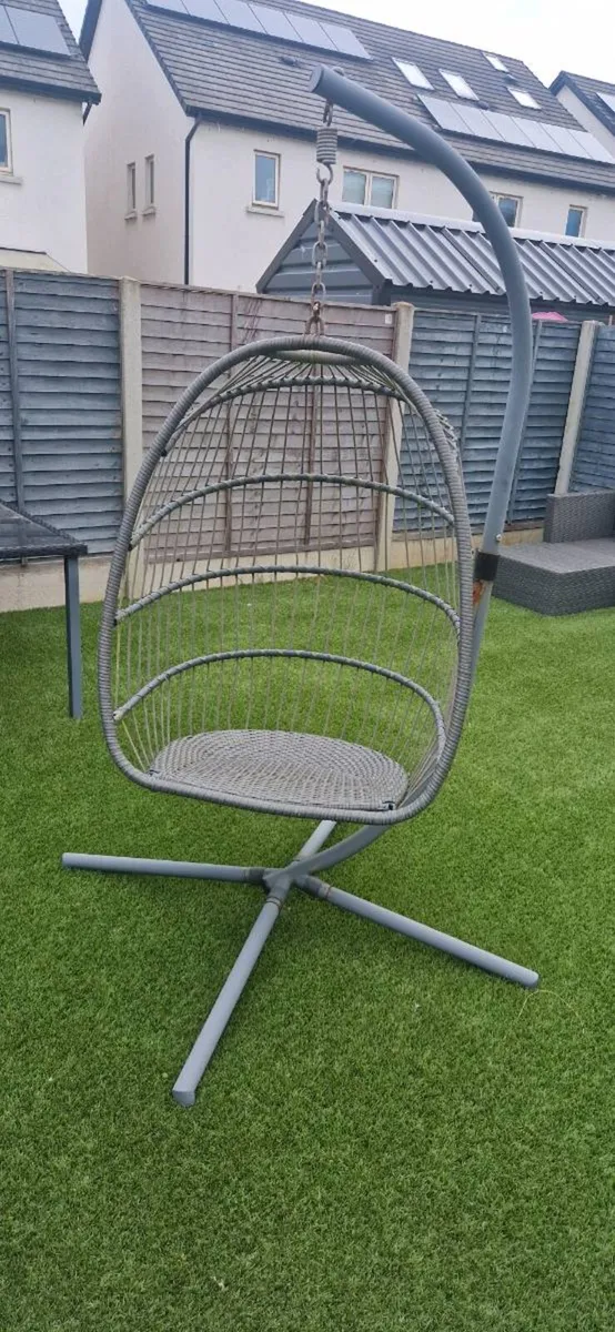 2 x egg chairs - Image 3
