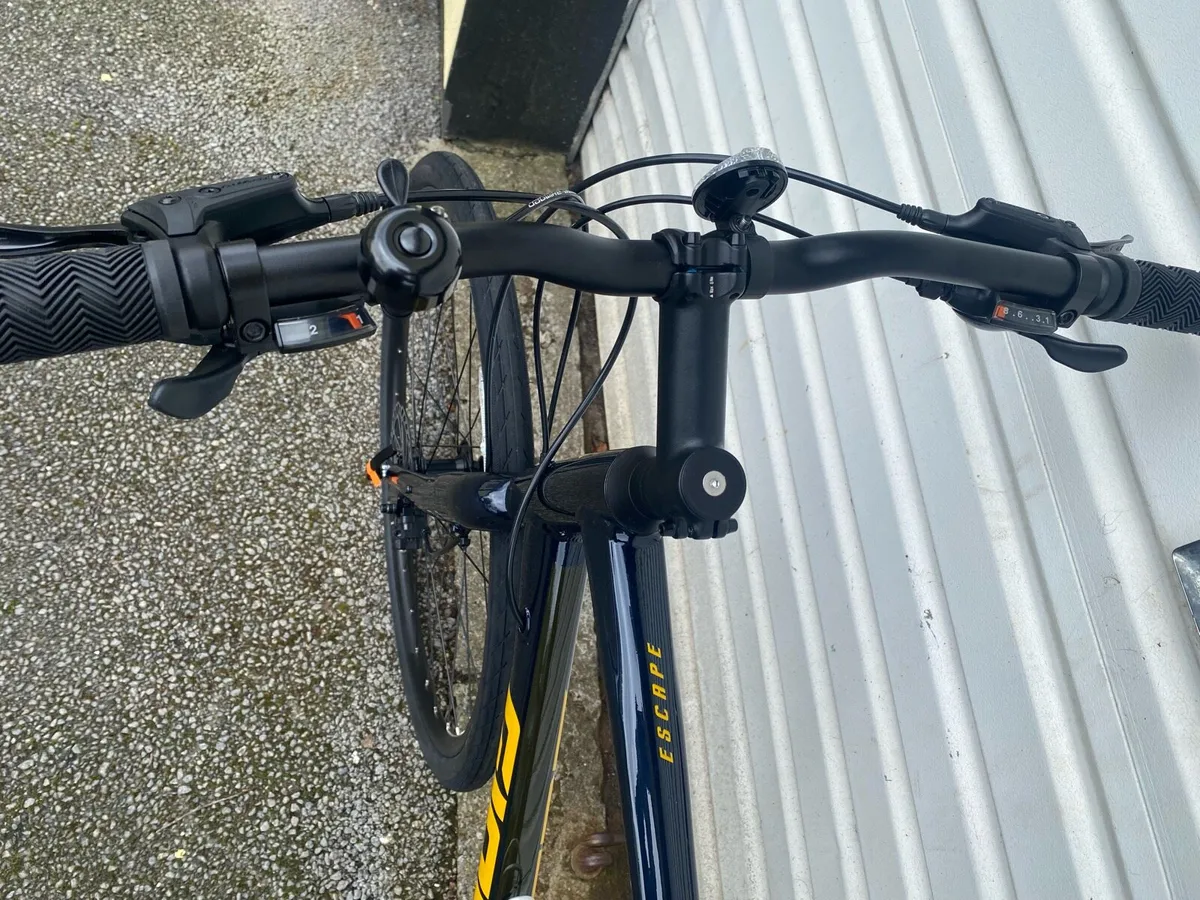 Brand new Giant Escape Disc 3 Hybrid 2026 - Image 3
