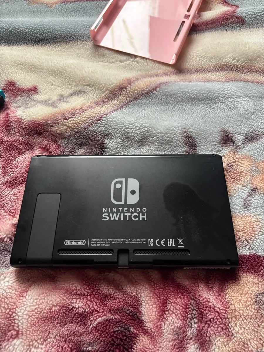Nintendo Switch - Image 4