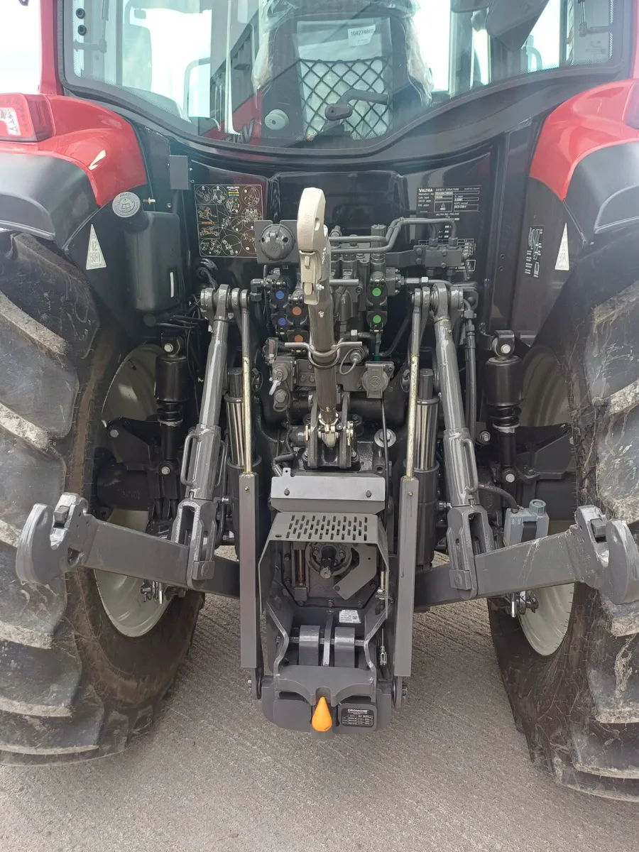 Valtra A105 Hitech - Image 3