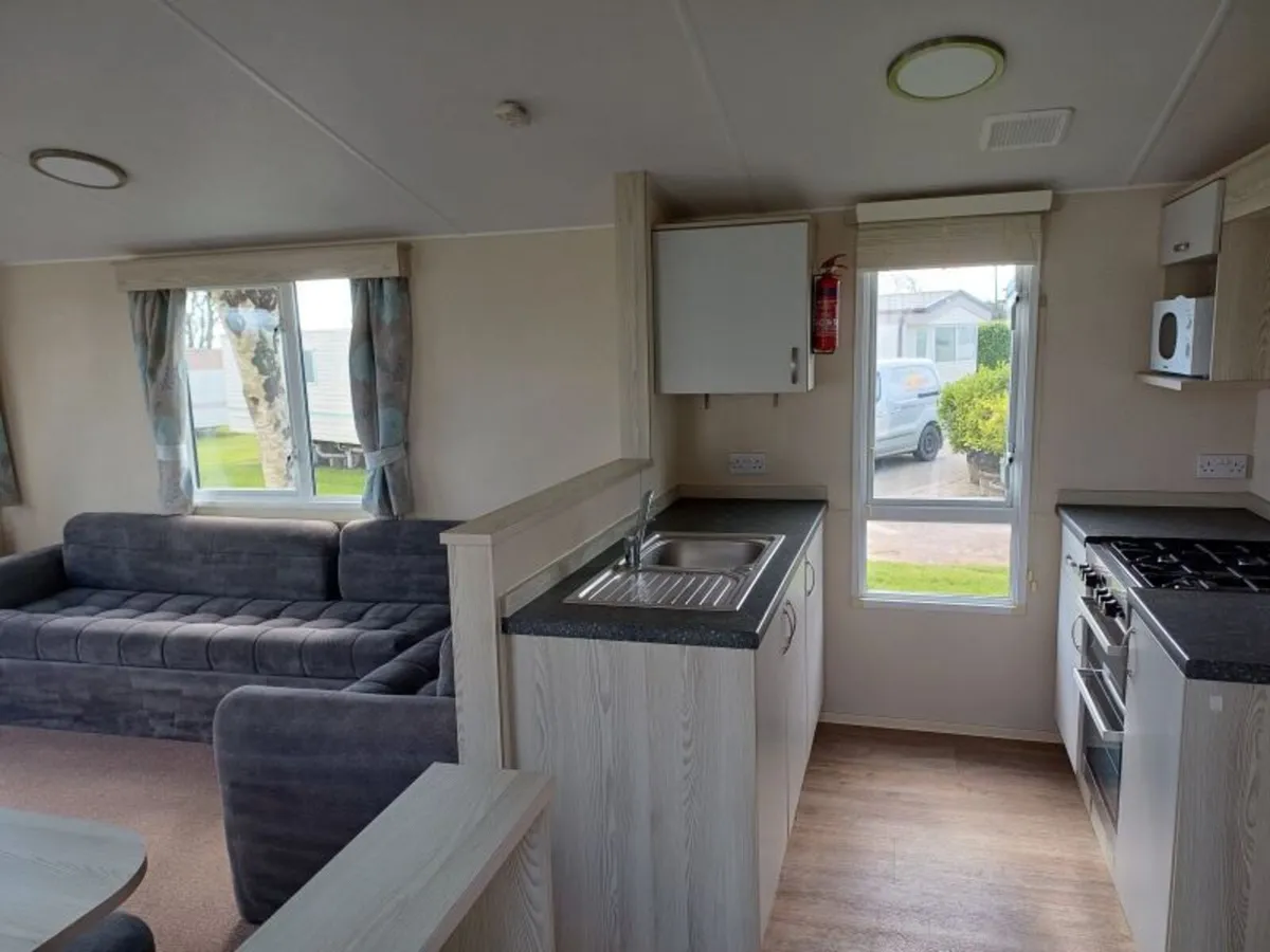 Mobile Home For Sale on site Hook Peninsula - Image 4