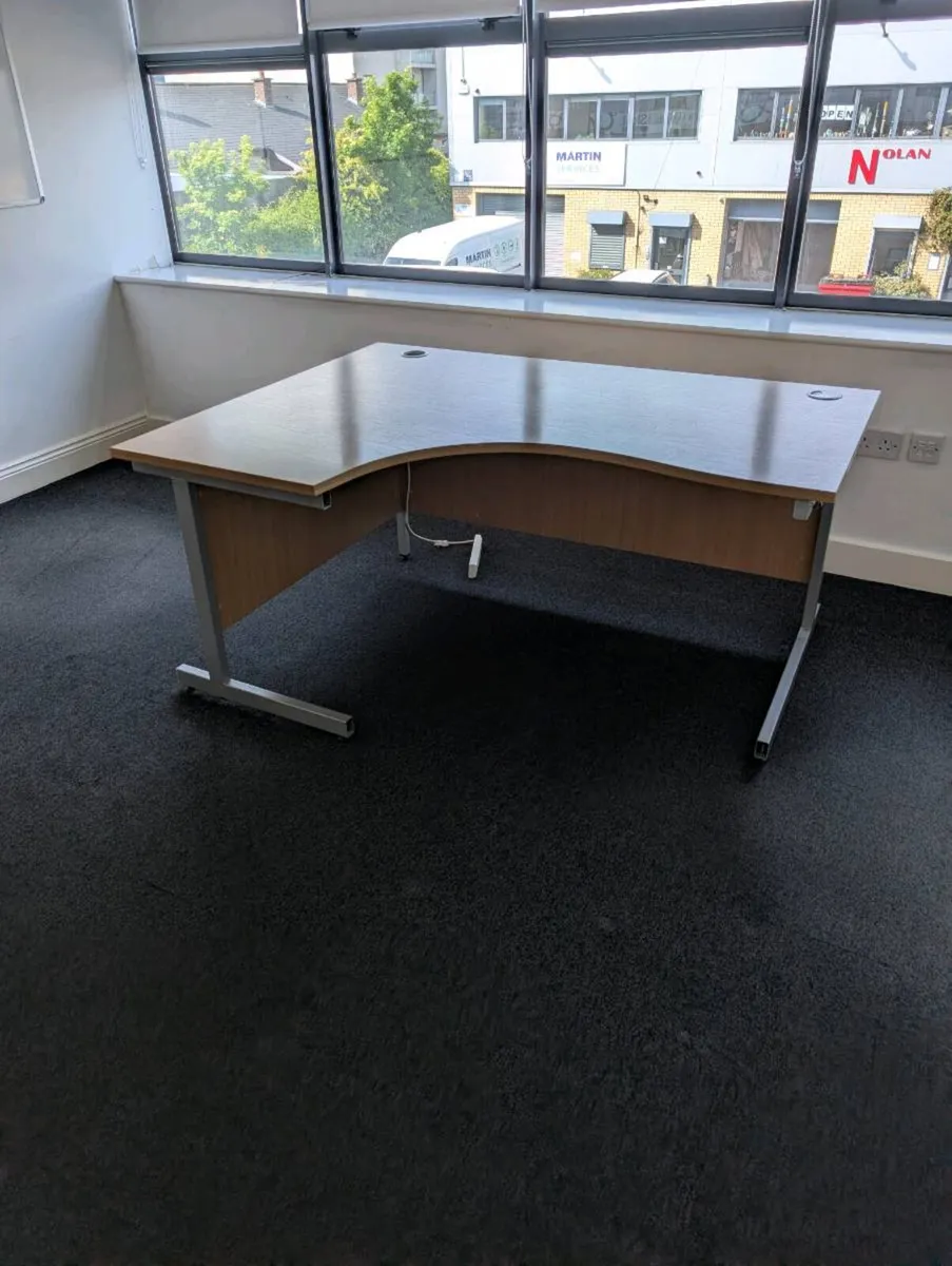 Office desk - Image 1