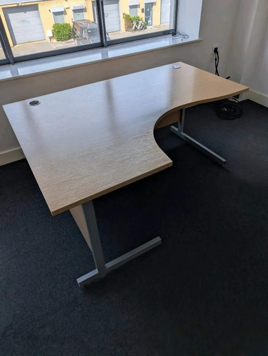 Office desk - Image 3