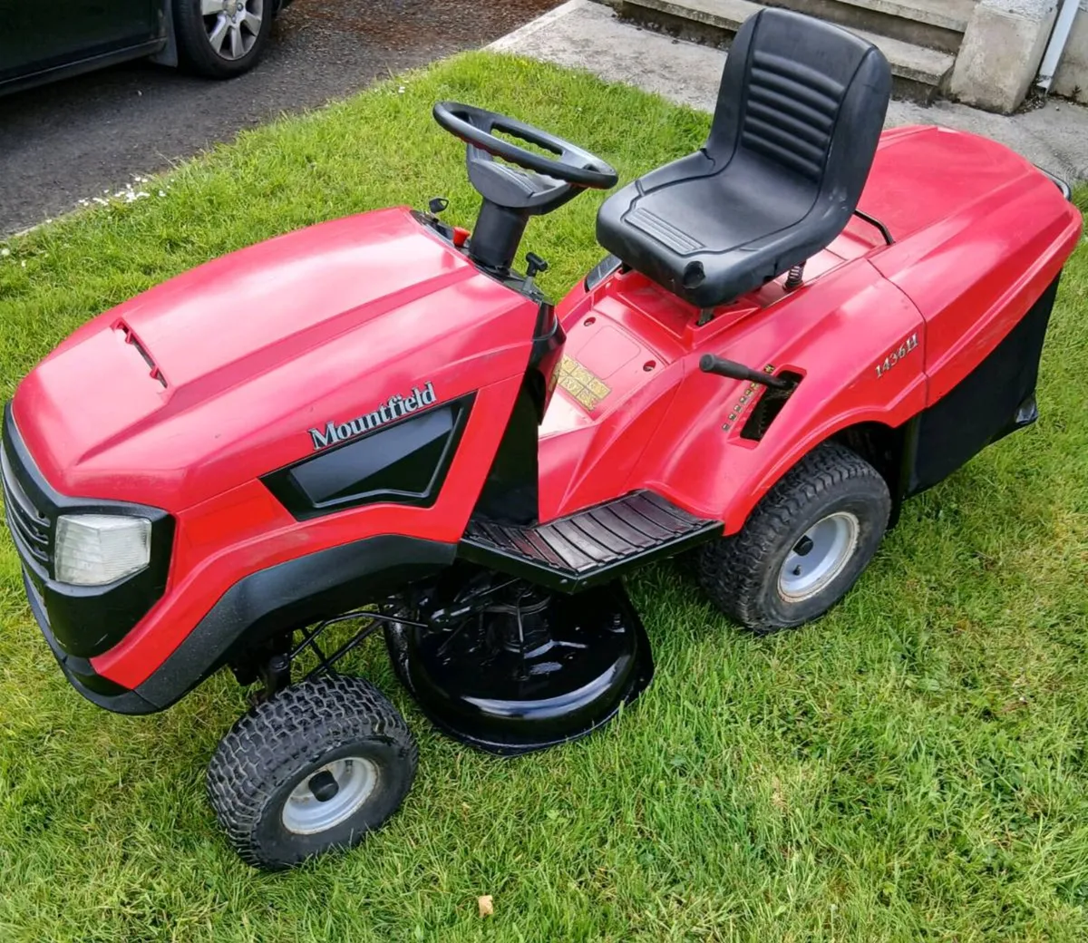 Mountfield 1436H ride on lawnmower - Image 2