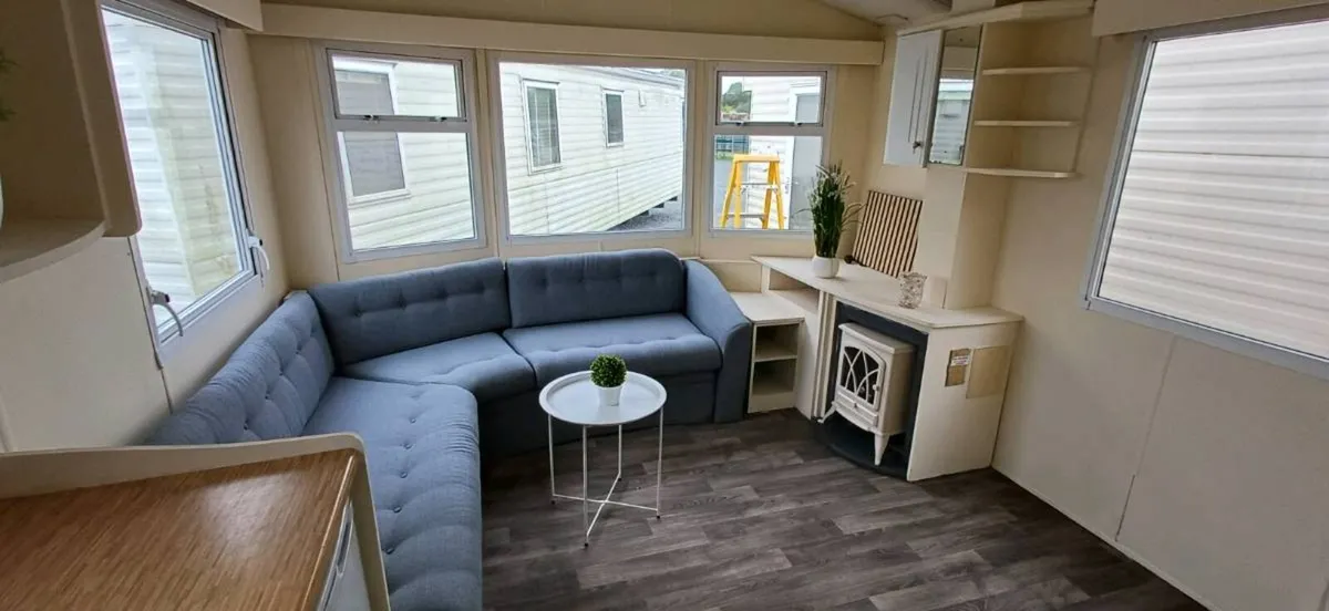 28 x 10 mobile home - Image 3