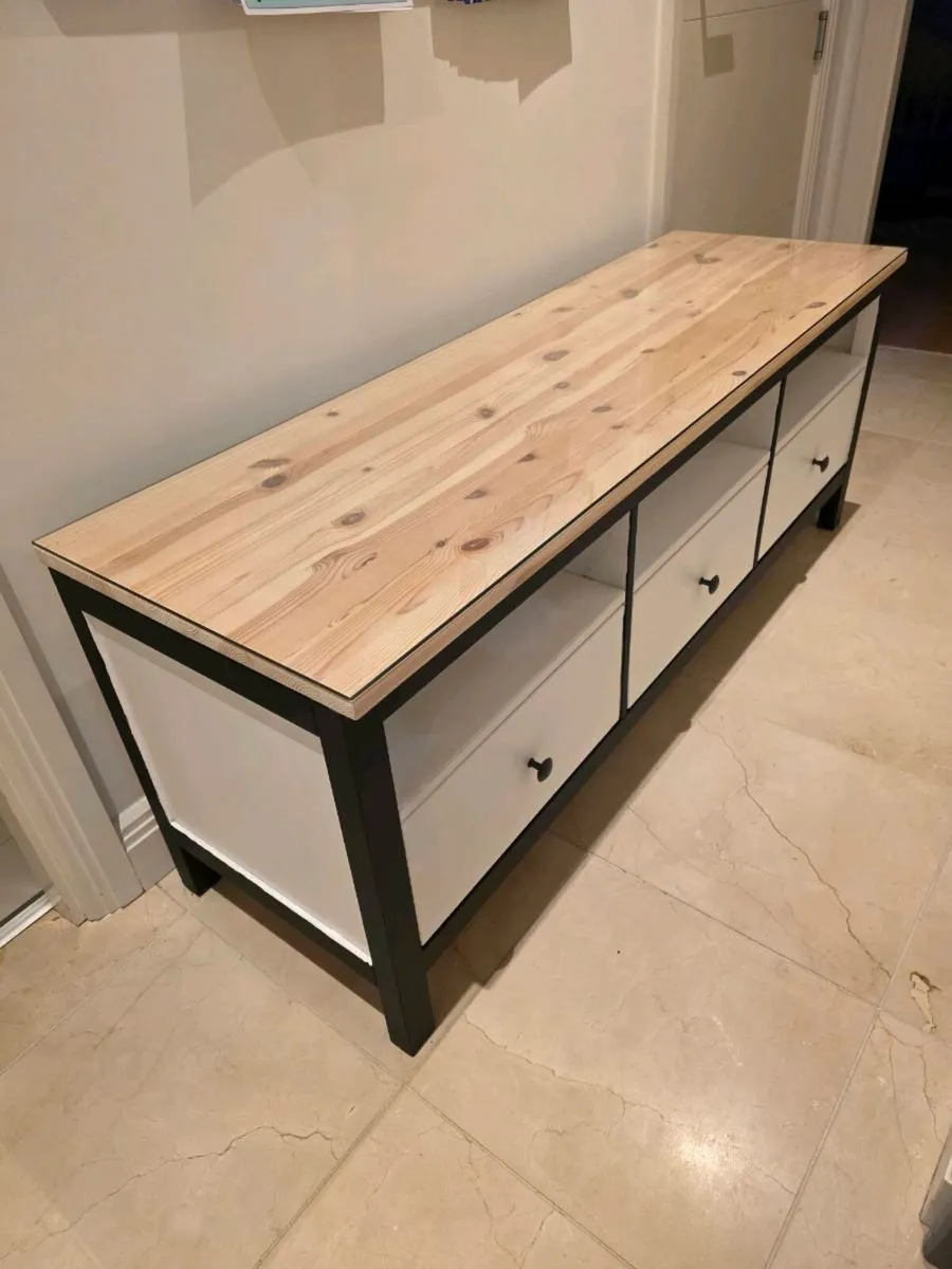 Wooden tv units with glass top 147cm x46  H 57cm - Image 1