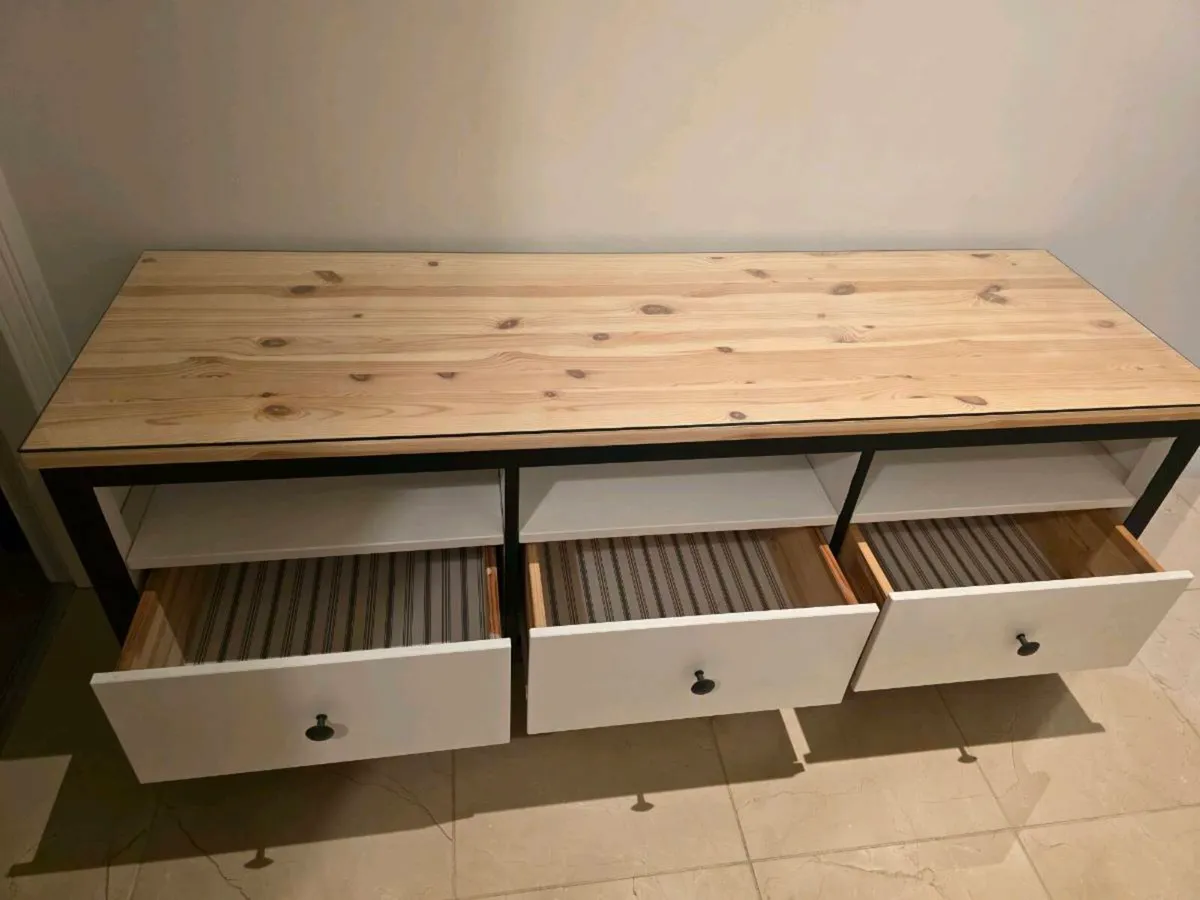 Wooden tv units with glass top 147cm x46  H 57cm - Image 4