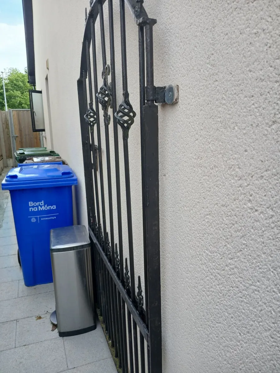 Gate - Image 2