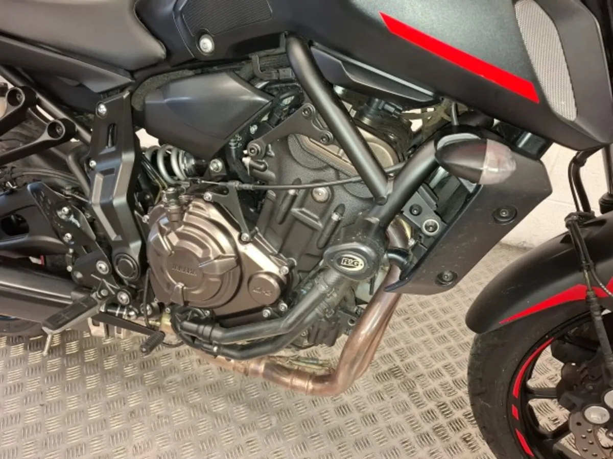 YAMAHA MT07 2018 - Image 4