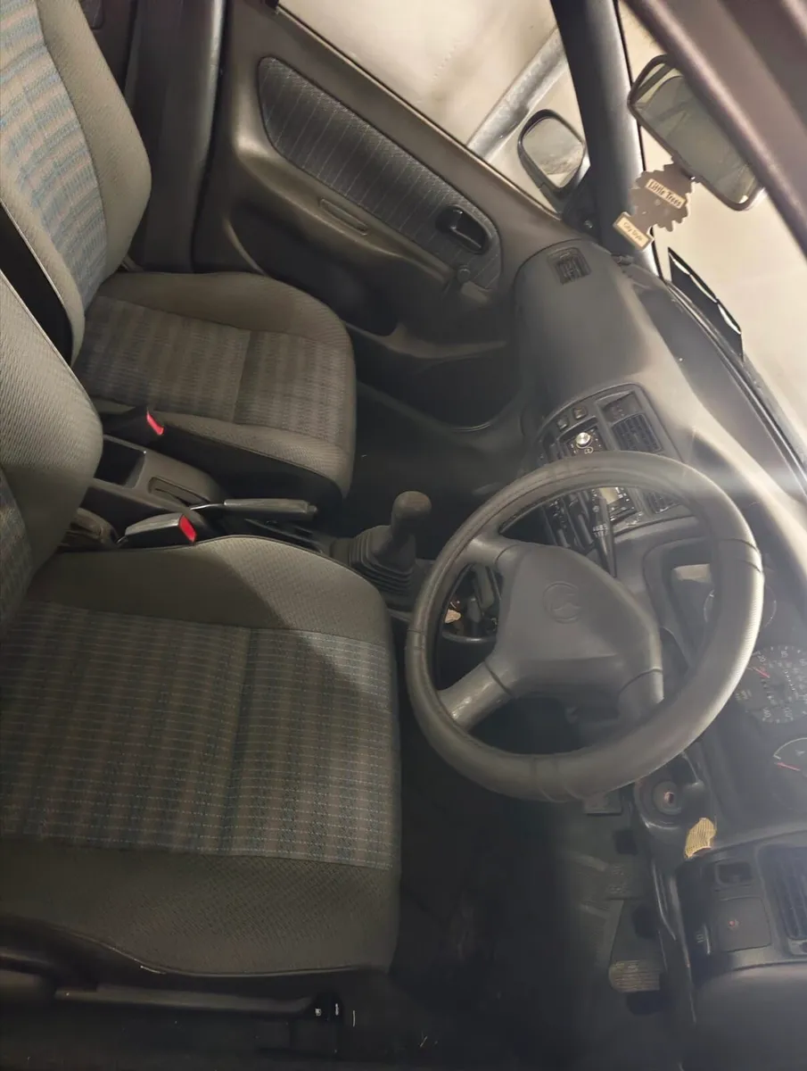 Toyota Corolla - Image 3