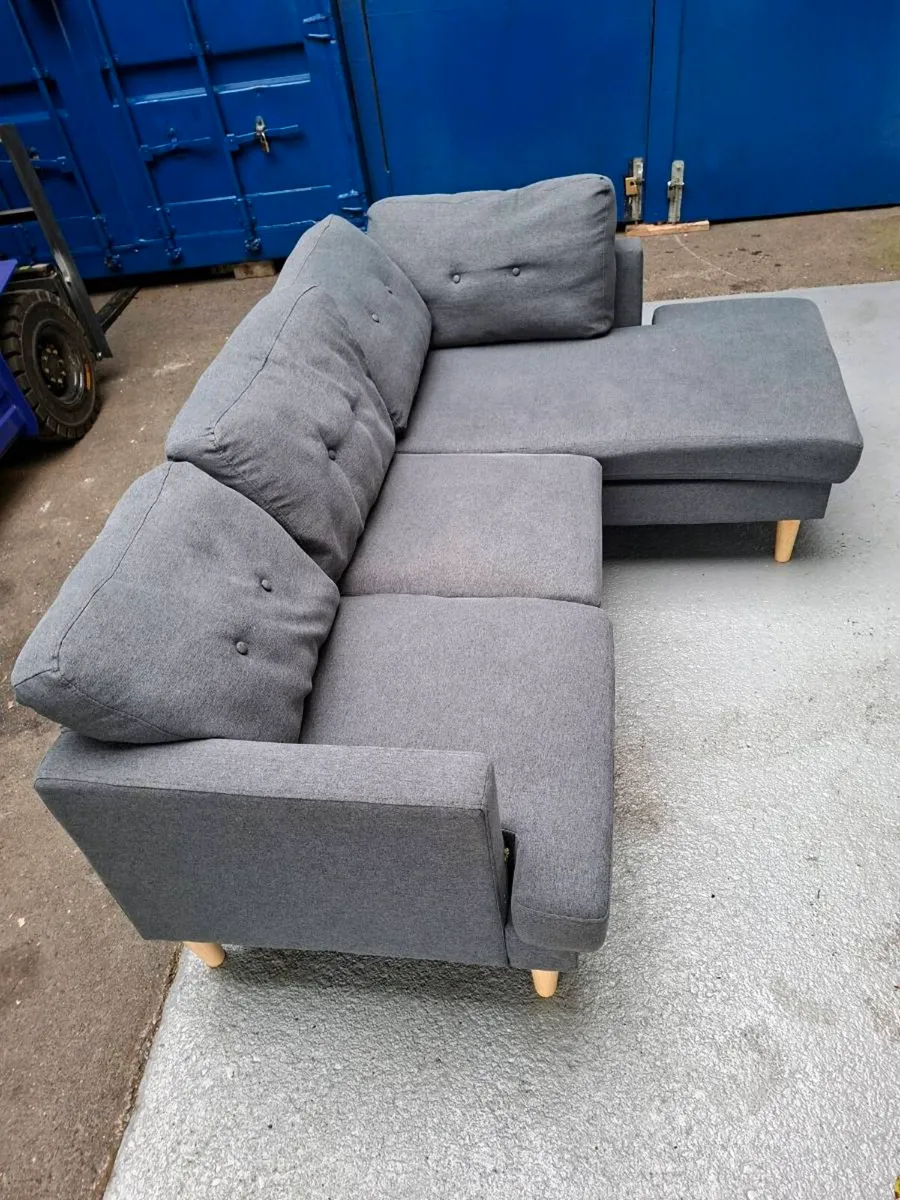 Sofa couch - Image 1