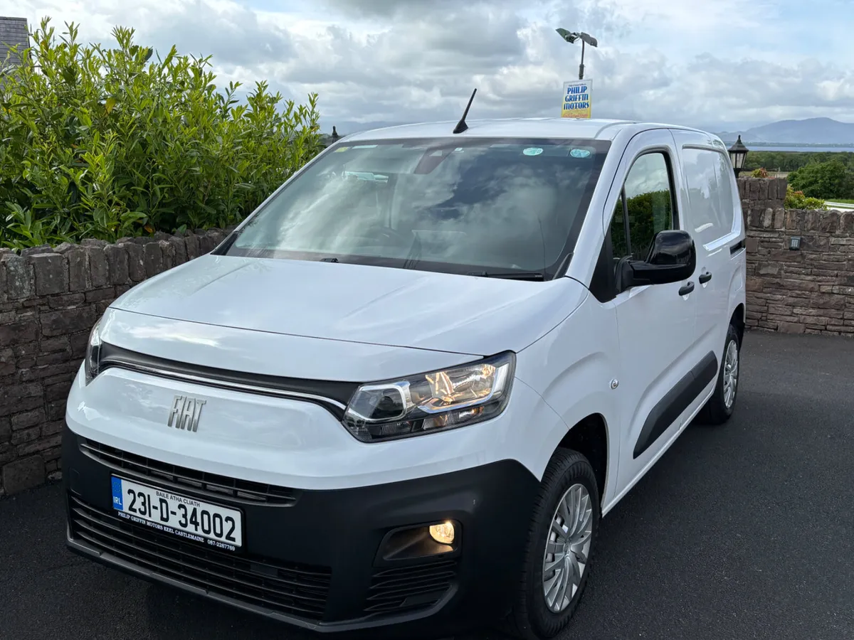 NEW MODEL FIAT DOBLO HIGH SPEC  ONLY 49000 KMS - Image 3