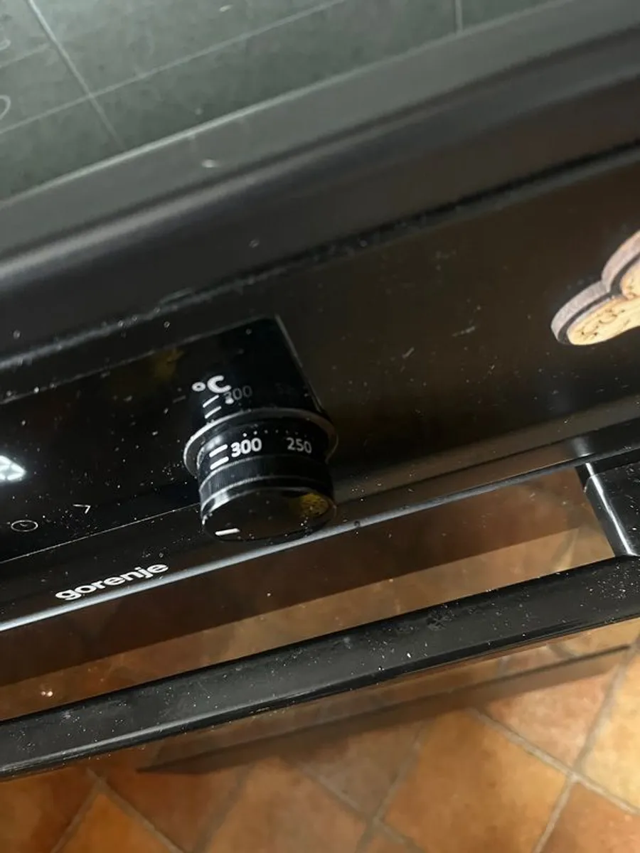 Induction cooker with pizza oven - Image 1