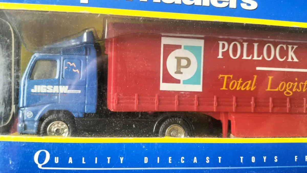 CORGI SUPERHAULERS VOLVO TRUCK . MODEL - Image 2