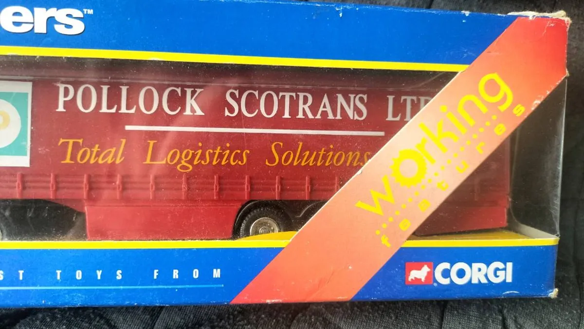 CORGI SUPERHAULERS VOLVO TRUCK . MODEL - Image 3