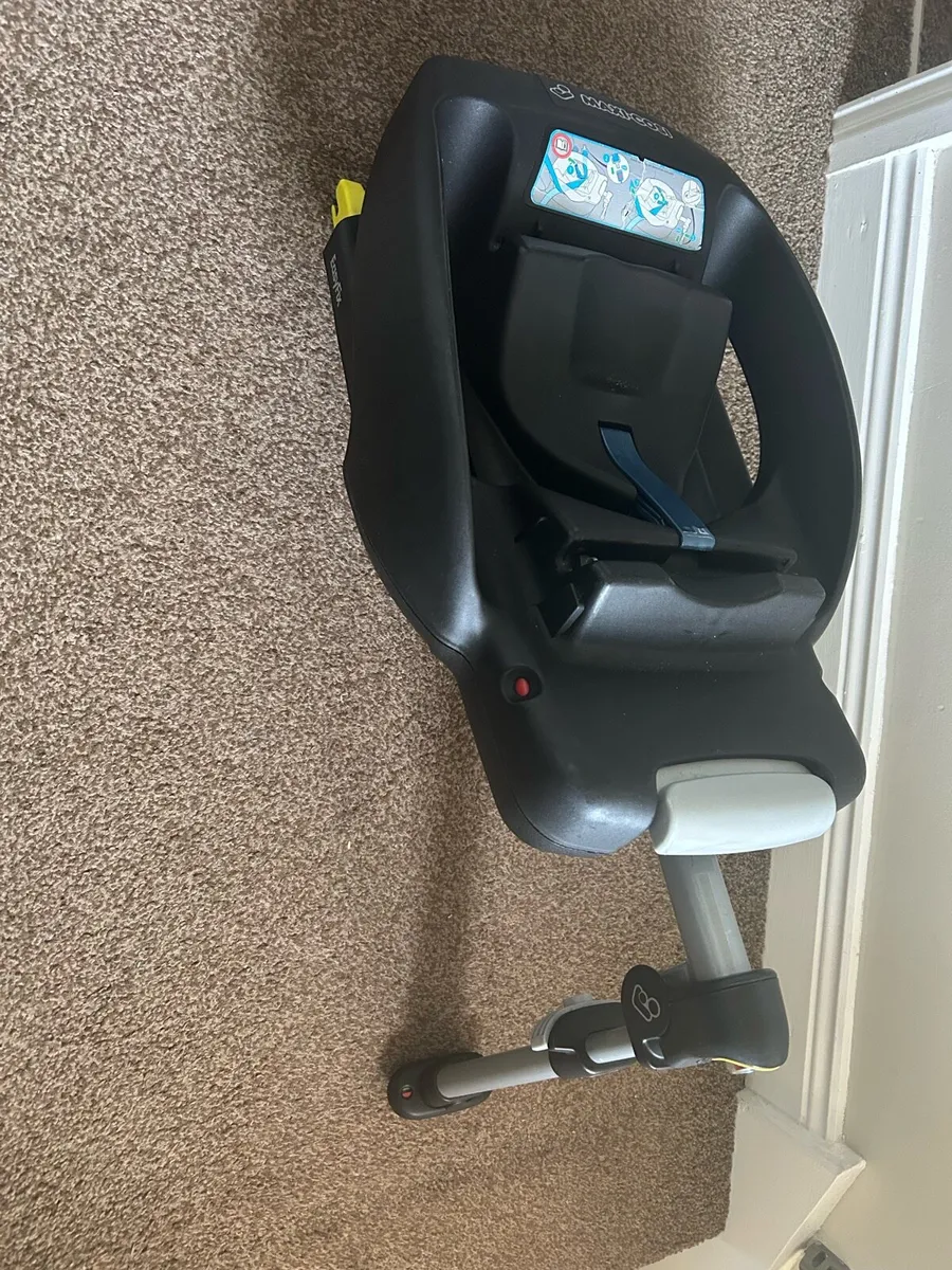 Maxi Cosi Easy Fix (ISO fix) base - Image 3