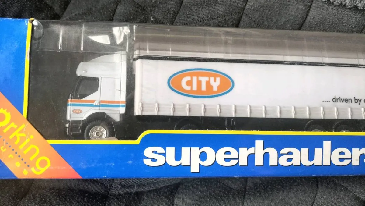 CORGI SUPERHAULERS RENAULT TRUCK DIECAST - Image 2