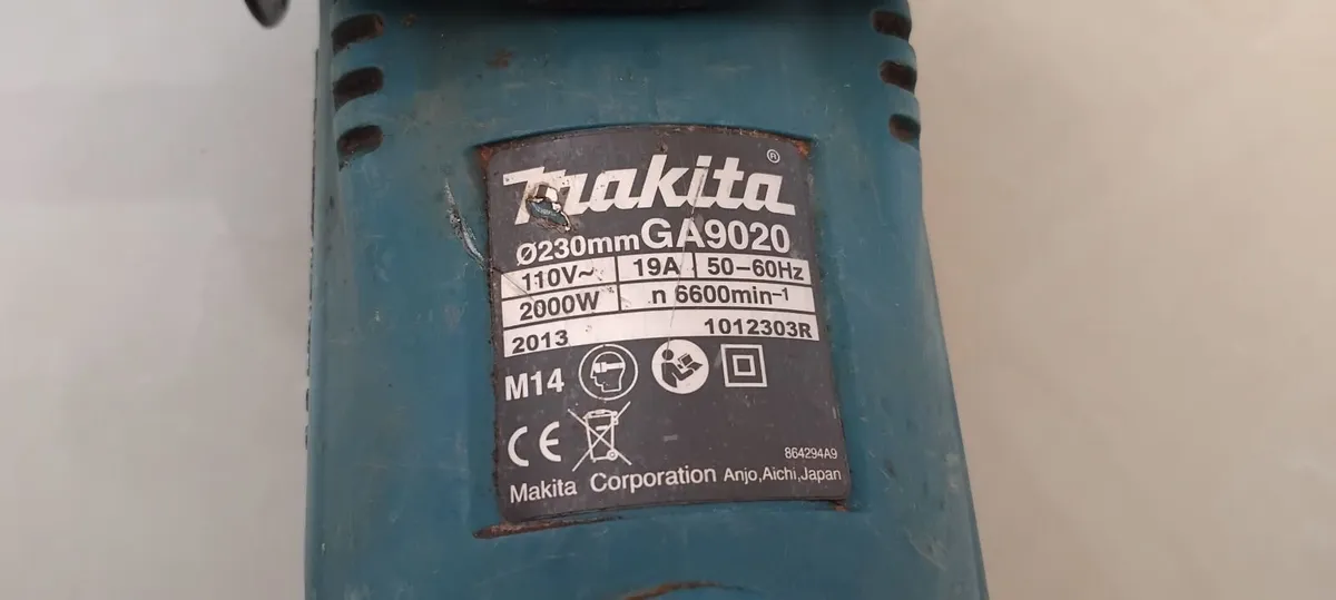 Makita GA9020 230mm 9" Angle Grinder 110v - Image 4