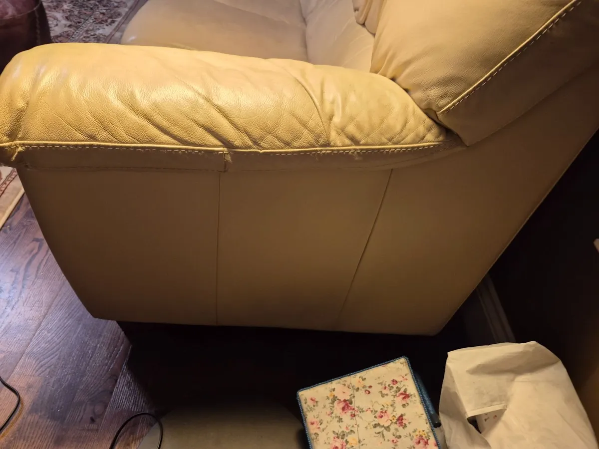 Leather 3 piece and 2 piece sofas - Image 2