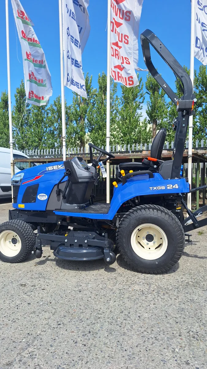 Demo Iseki TXGS24 compact tractor & deck - Image 4
