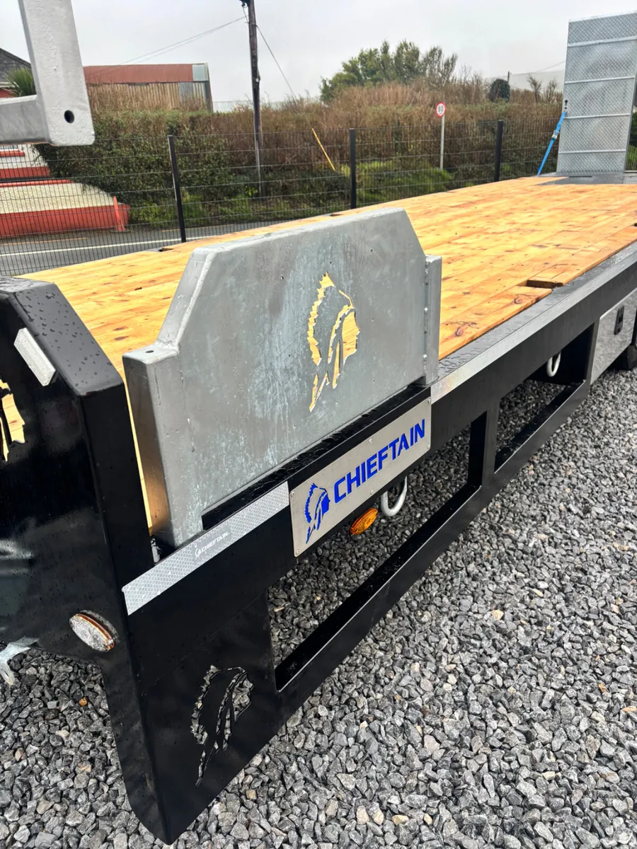 CHIEFTAIN TRI AXLE LOW LOADER - Image 4