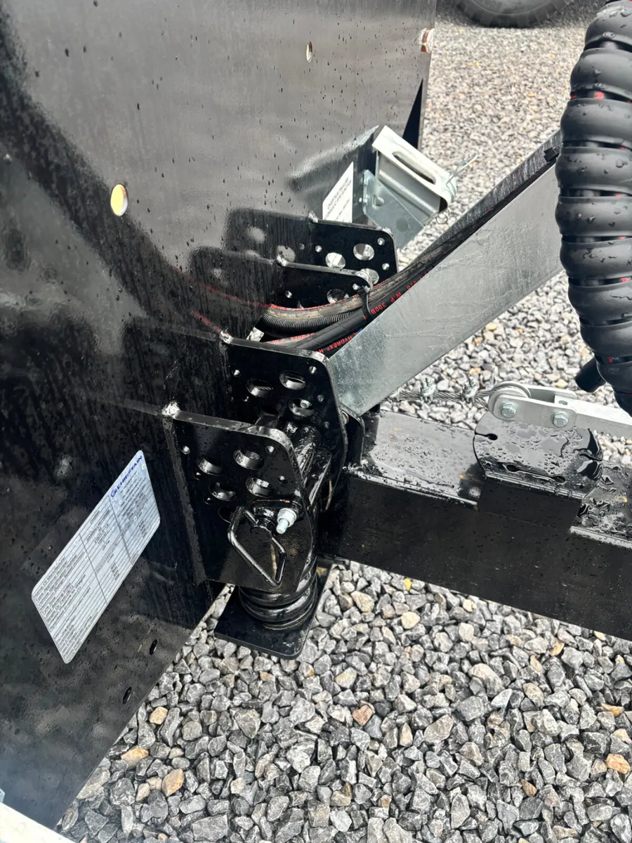 CHIEFTAIN TRI AXLE LOW LOADER - Image 3