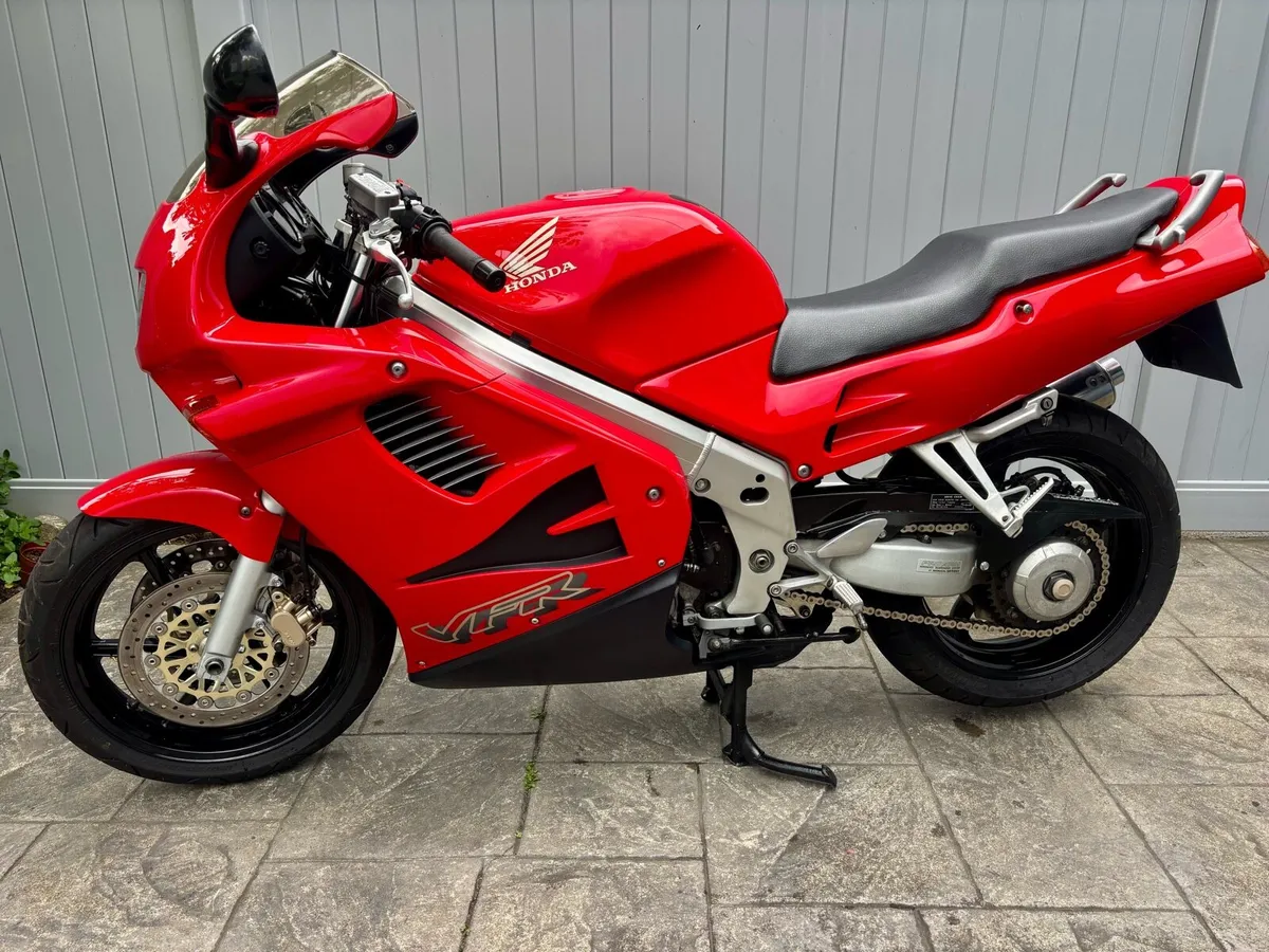 Honda VFR750 RC36/2 - Image 2