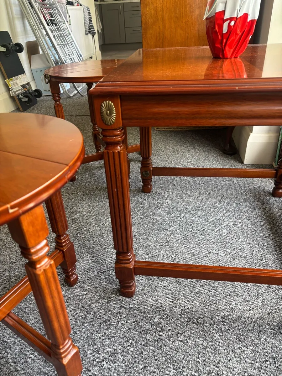 MAHOGANY NEST OF THREE TABLES - Image 4