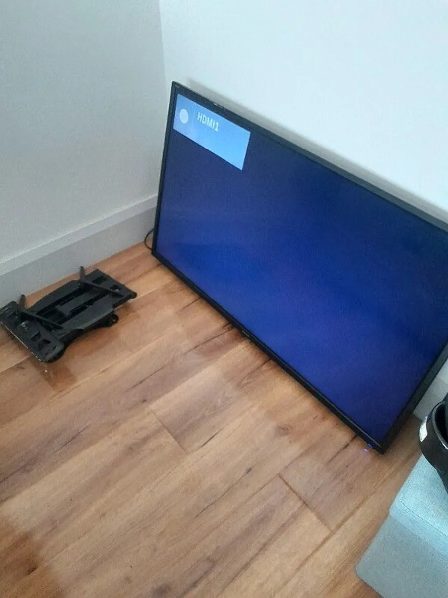 42 " television - Image 2
