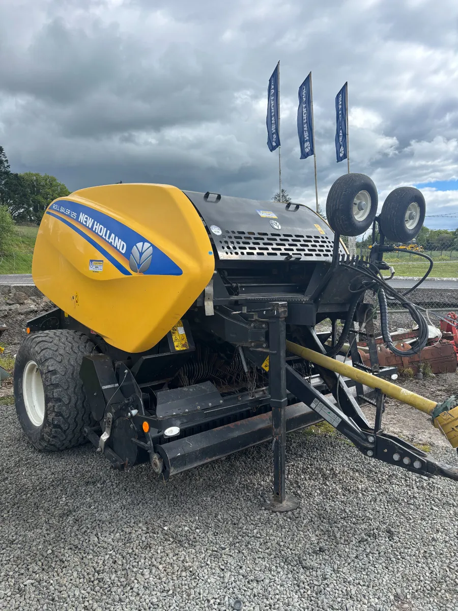 New Holland Roll Baler 125 - Image 2