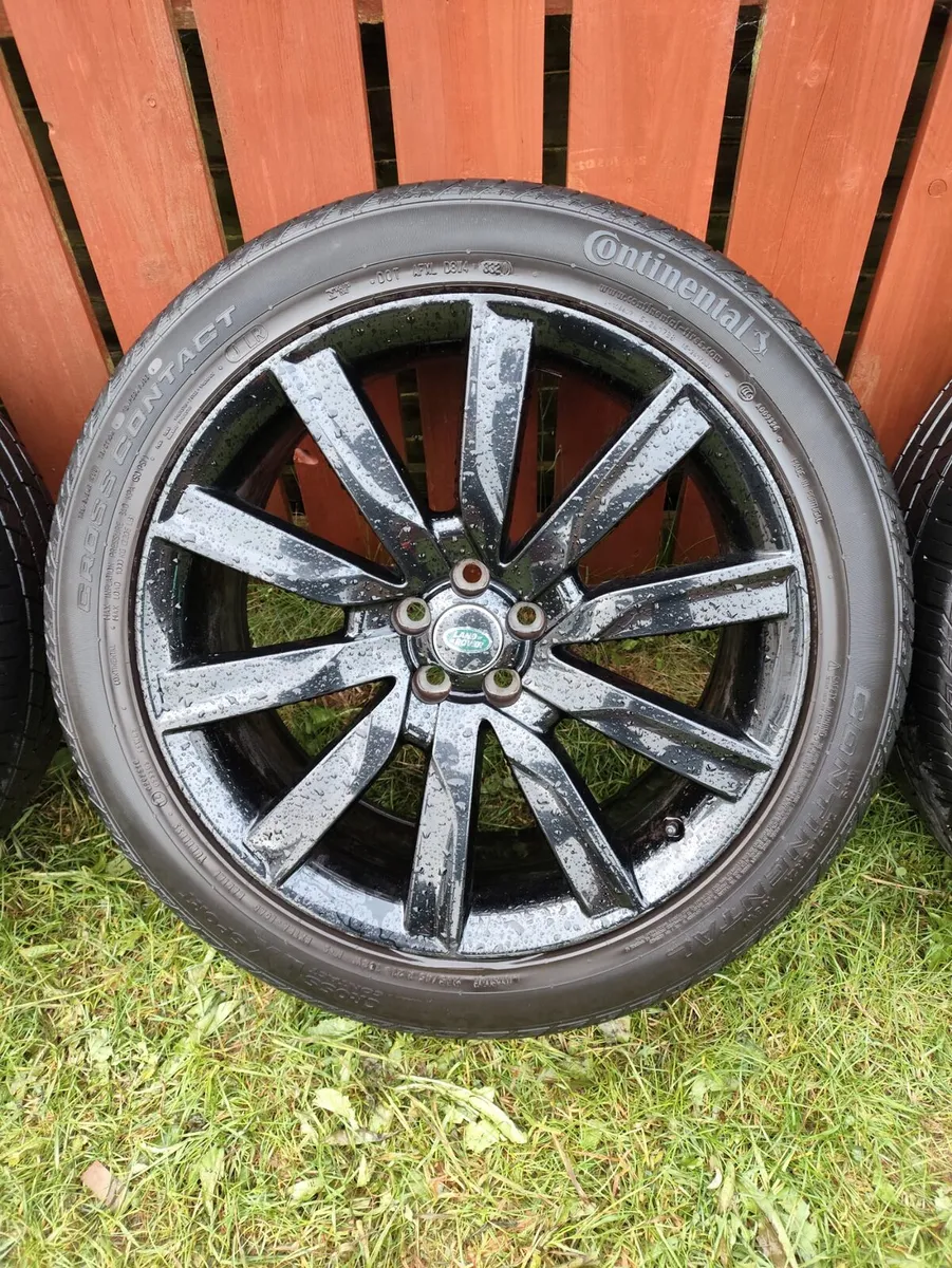 Genuine 21" range rover/land rover Gloss Black - Image 3