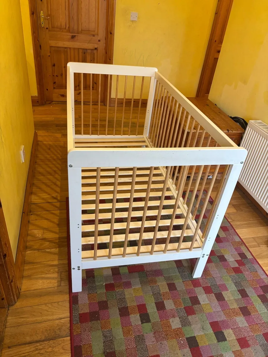 Cot bed - Image 3