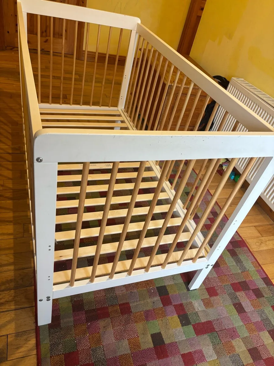 Cot bed - Image 4