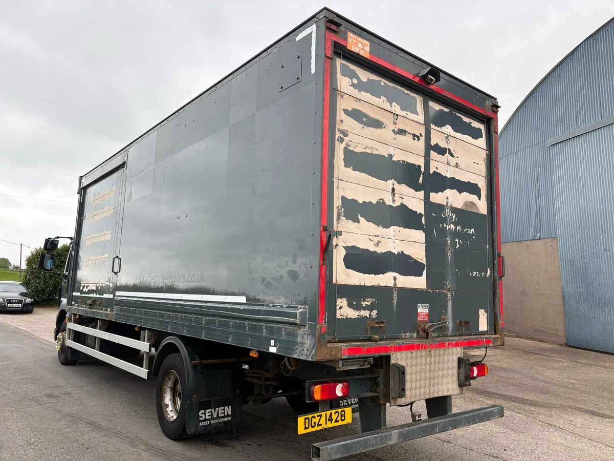 2017 Daf LF 180 4x2 14 Tonne Box Van - Image 4