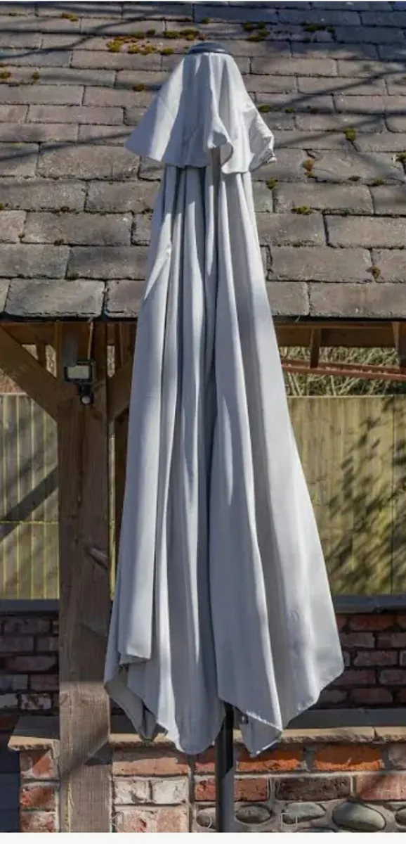 Brand New 2.7m Grey Parasol - Image 2