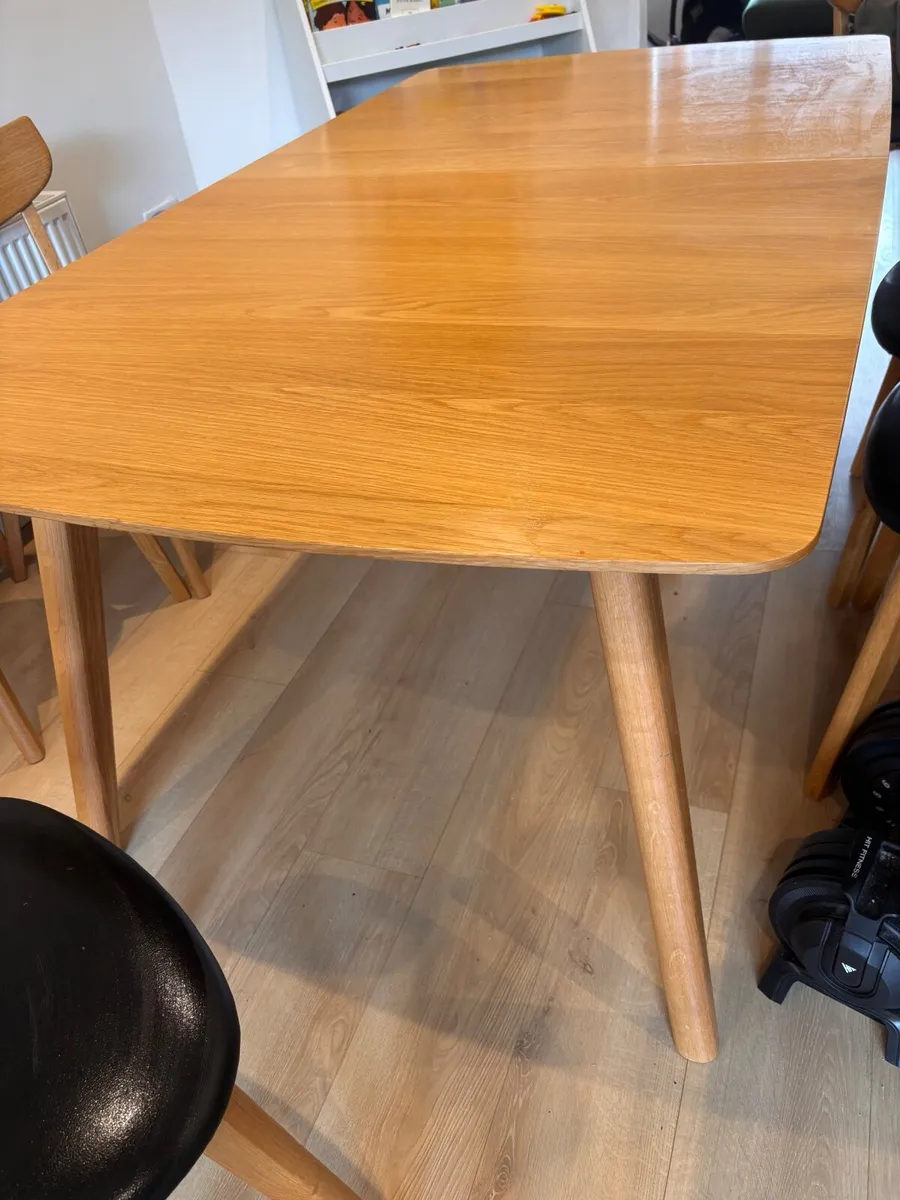 Oak Dining Table - Image 1