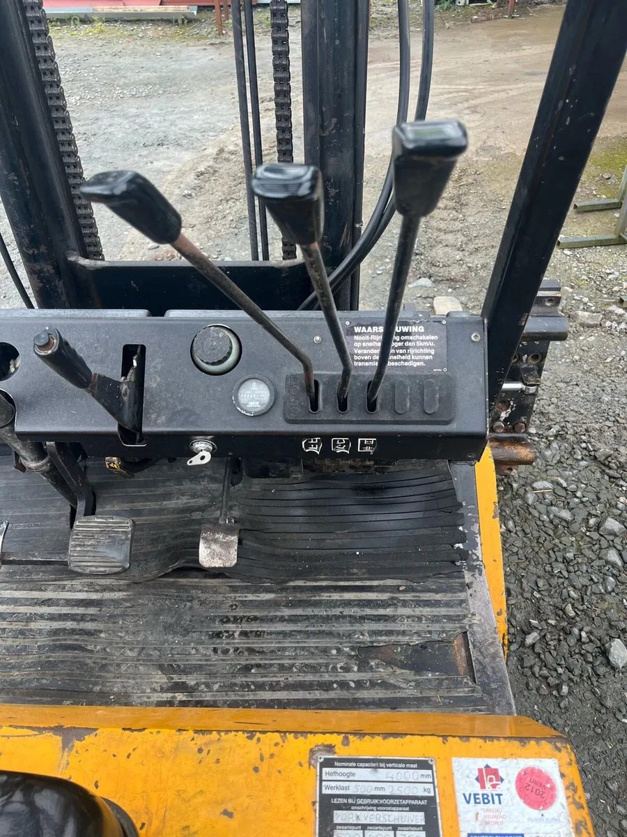 BOSS forklift - Image 3