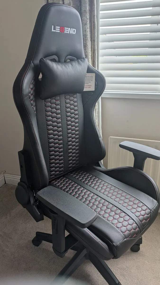 JYSK Gaming Chair - Image 2