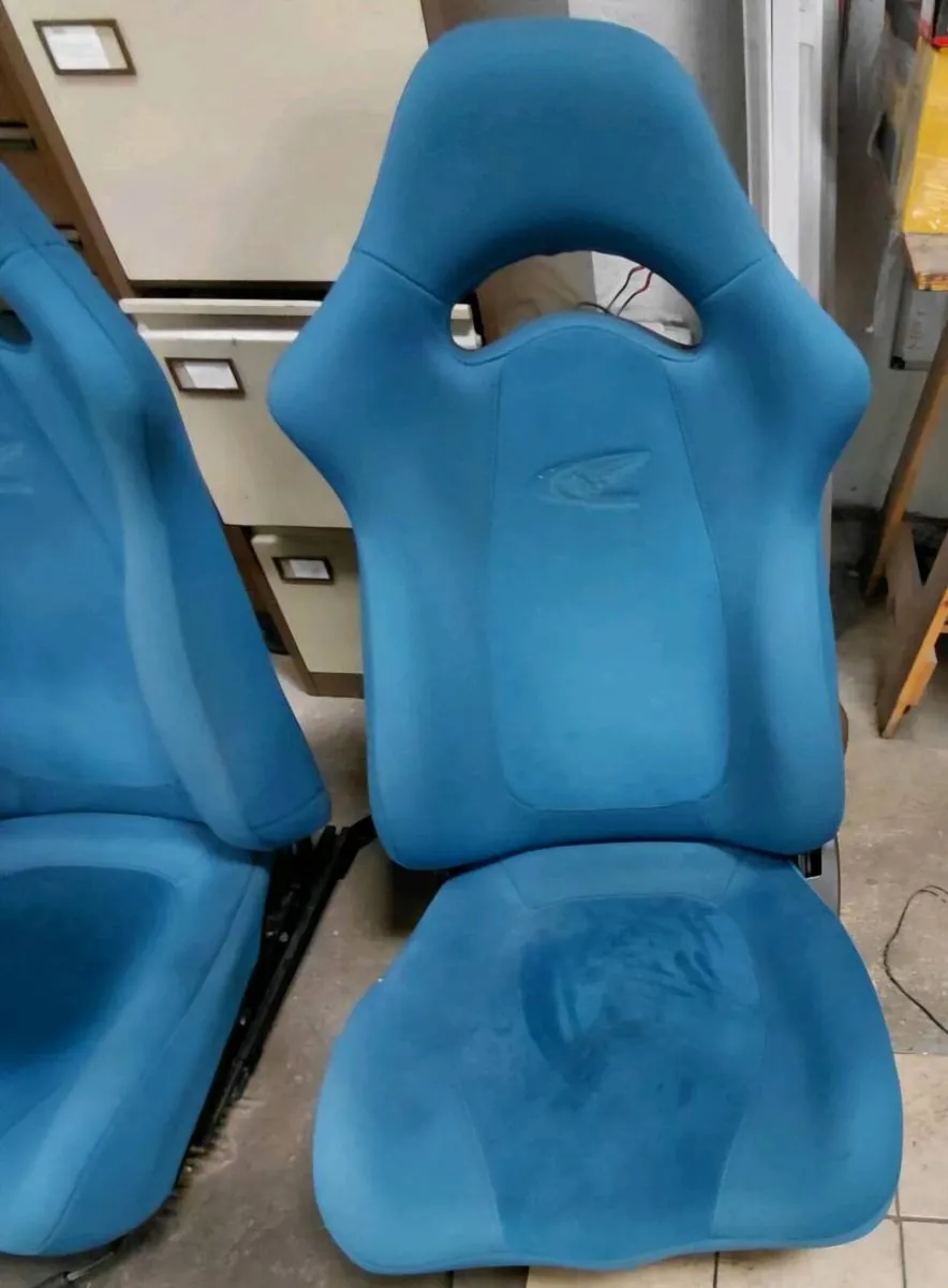 Subaru Impreza seats - Image 3