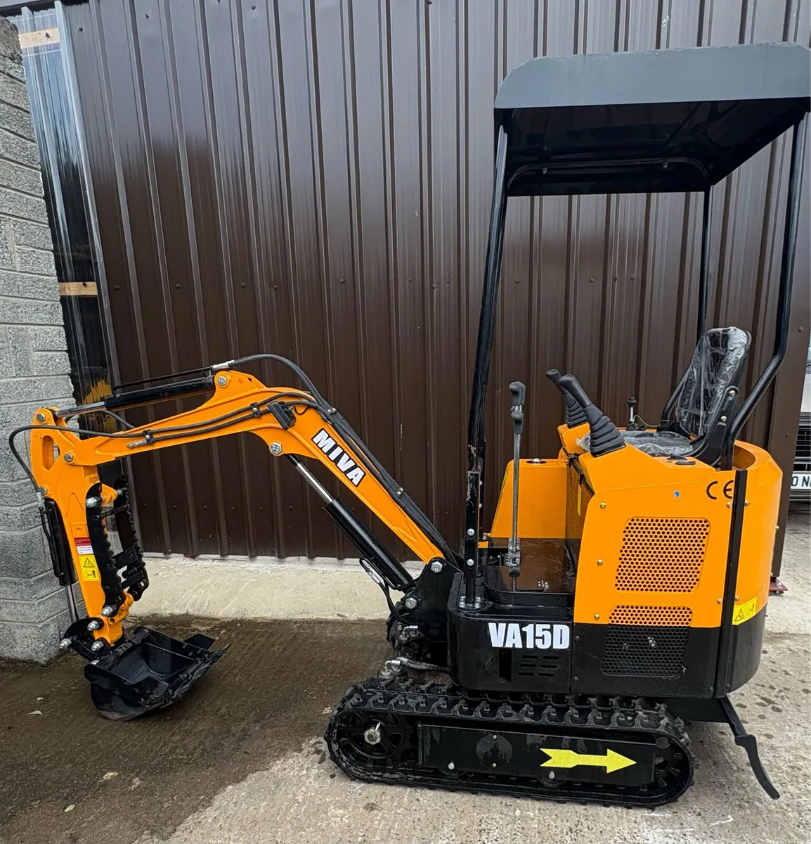 Miva VA15D 1.5 Ton Mini  Digger Unused . - Image 4