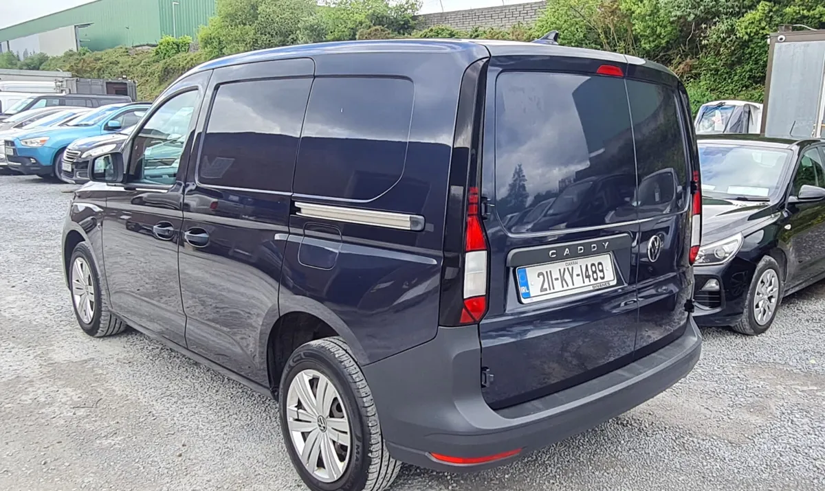 2021 Volkswagen Caddy - Image 3