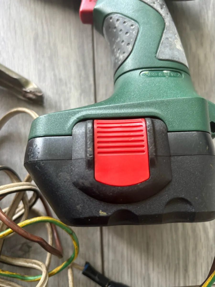 Modified impact drill connect to 12v car battery - Image 4