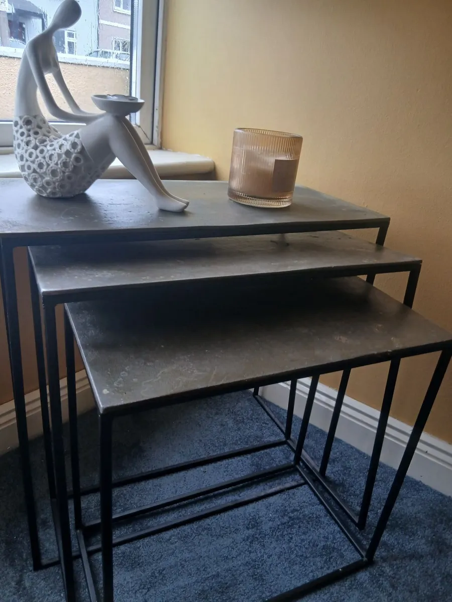 Nest of tables - Image 1